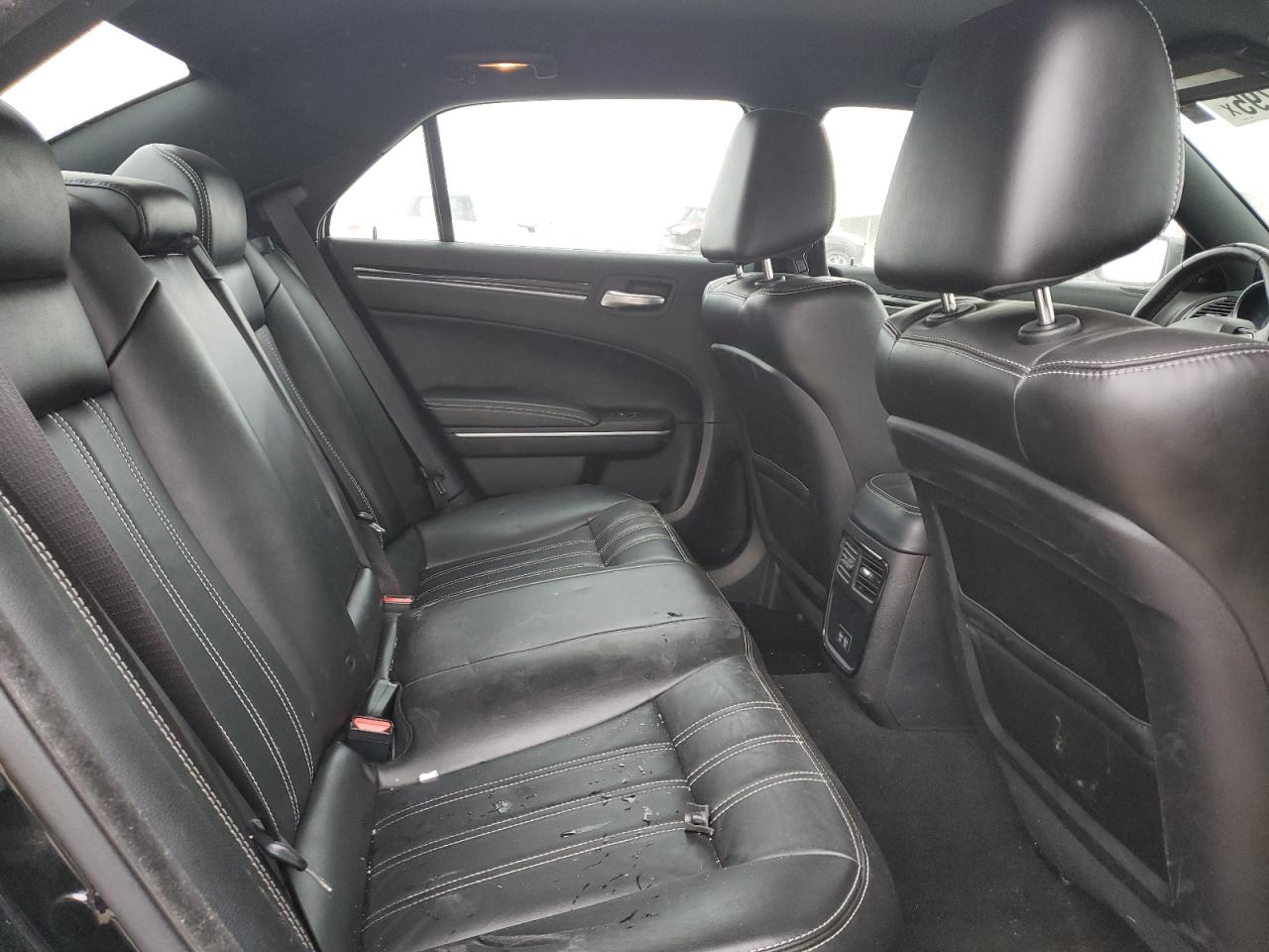 2021 Chrysler 300 - Image 10