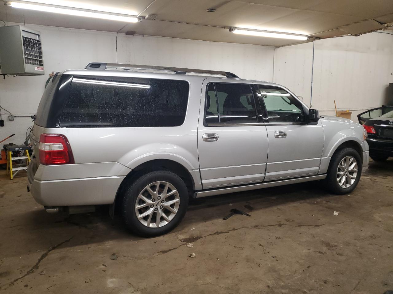 2017 Ford Expedition - Image 3