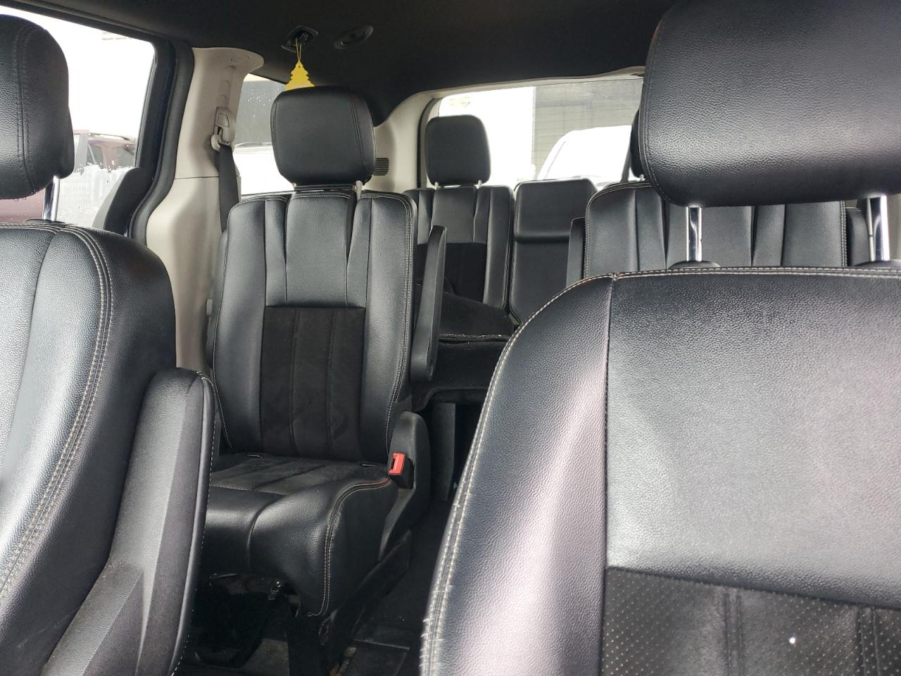 2014 Dodge Caravan - Image 10