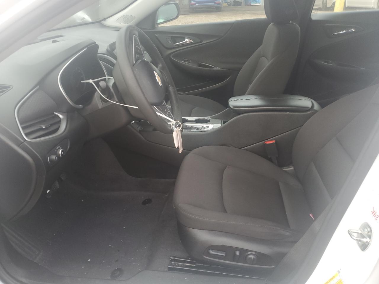 2023 Chevrolet Malibu - Image 7
