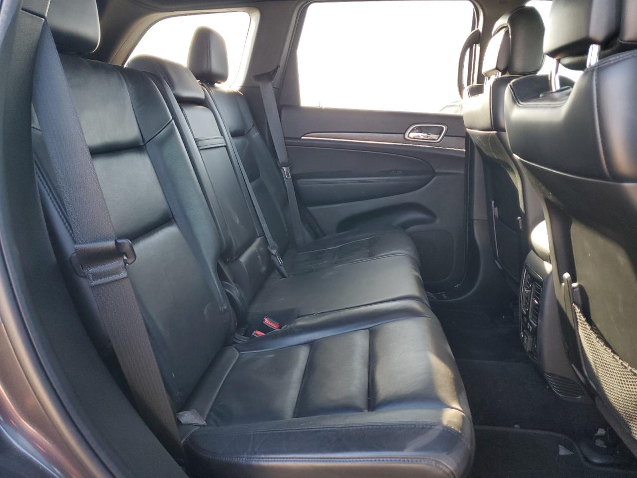 2018 Jeep Grand Cherokee - Image 11