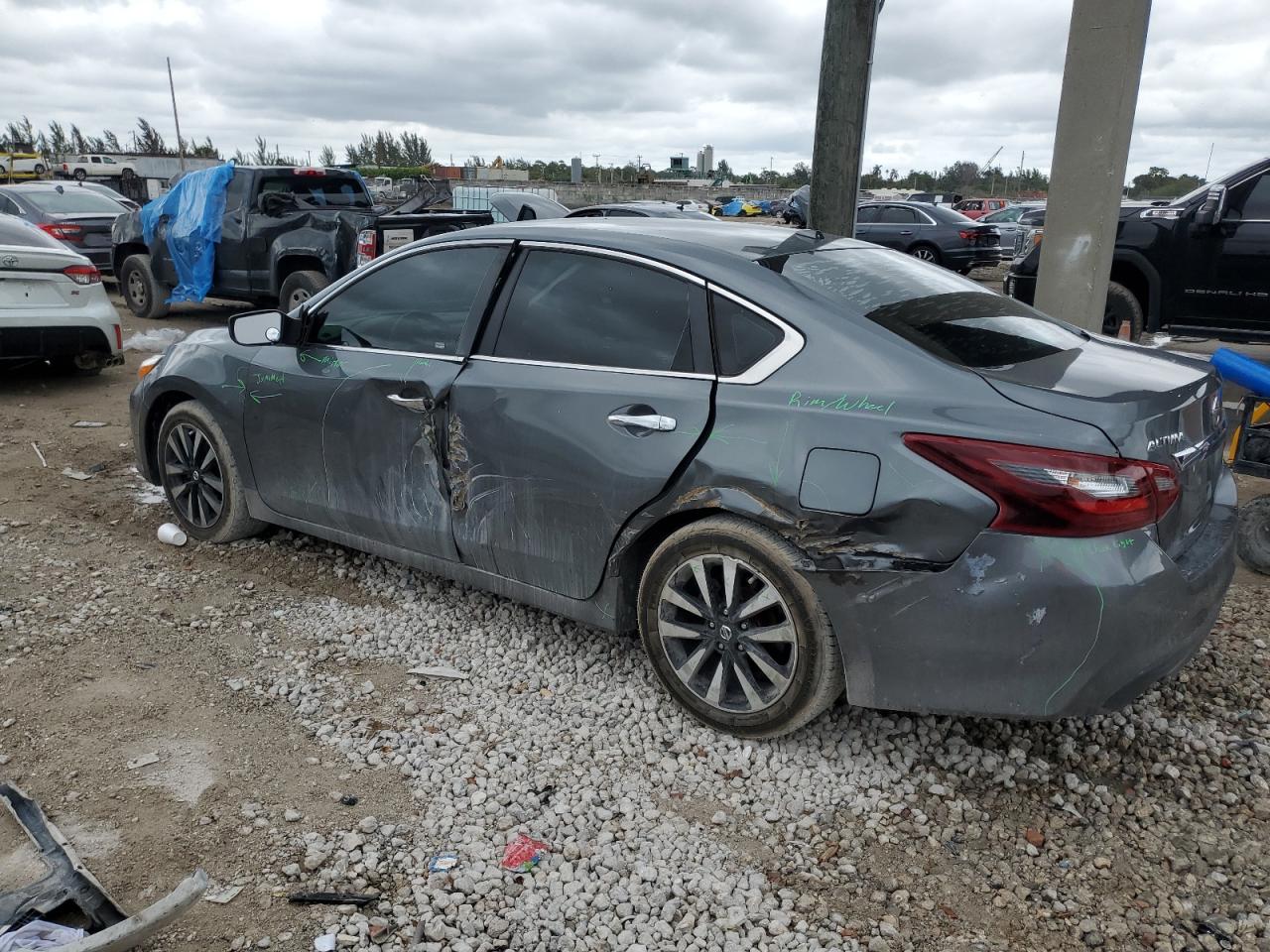 2018 Nissan Altima - Image 2