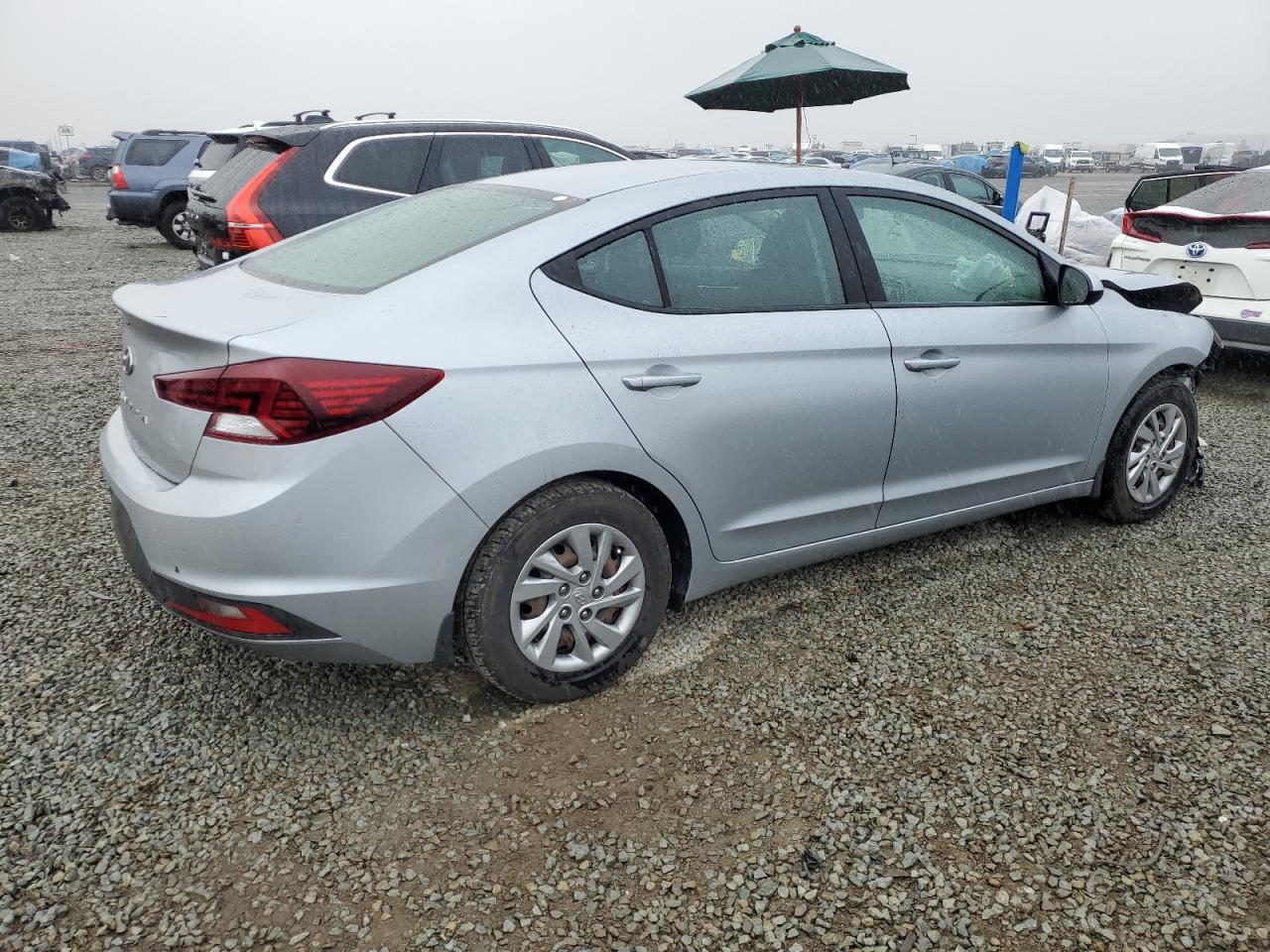 2020 Hyundai Elantra - Image 3