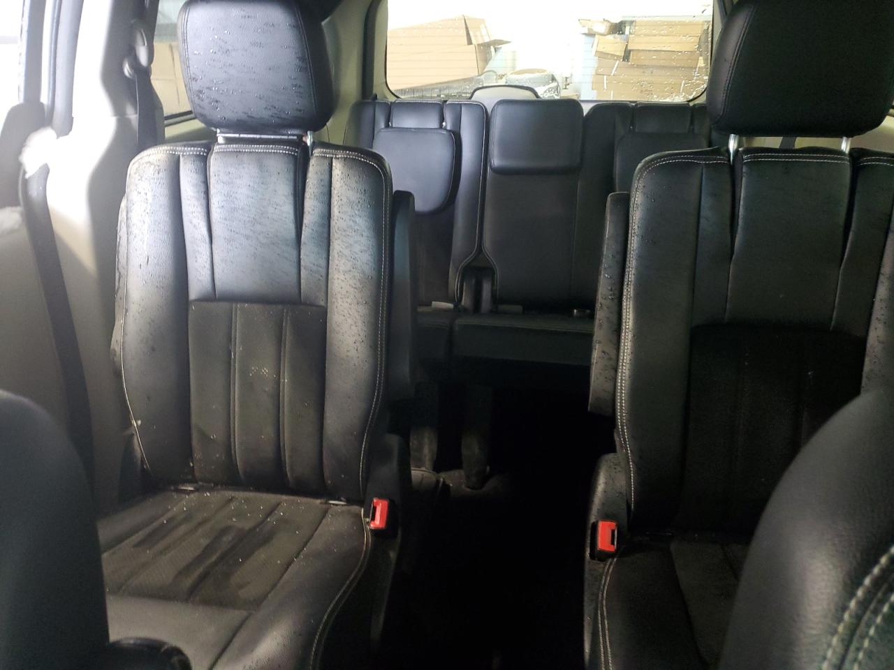 2017 Dodge Caravan - Image 10