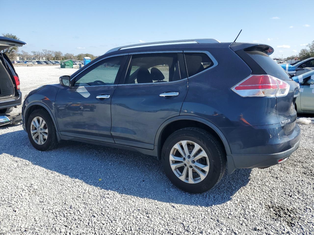 2015 Nissan Rogue - Image 2