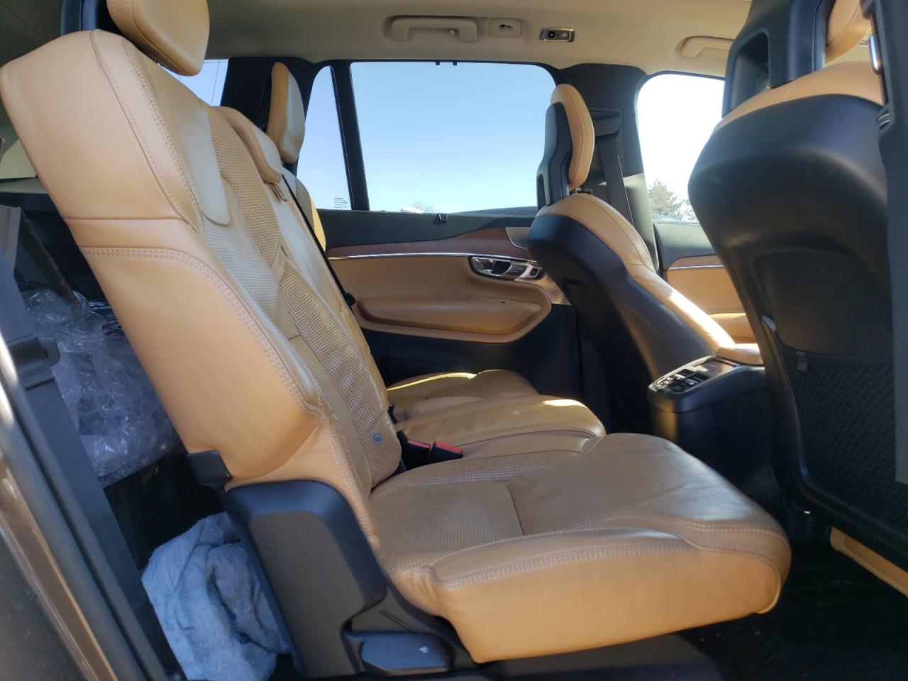 2016 Volvo XC90 - Image 11
