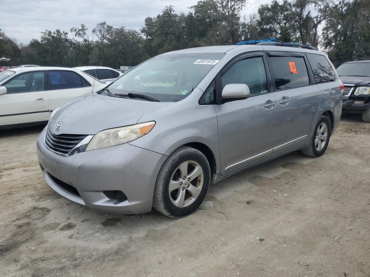 2012 Toyota Sienna - Image 1