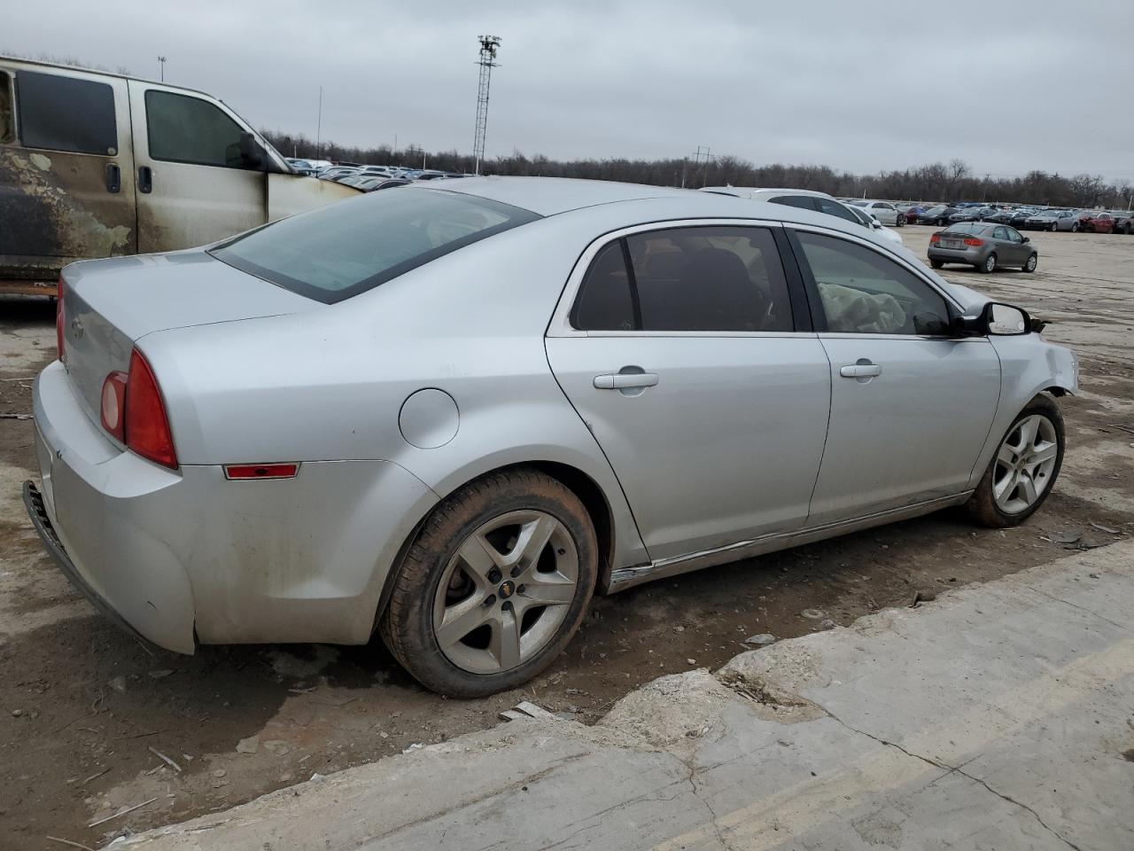 2010 Chevrolet Malibu - Image 3