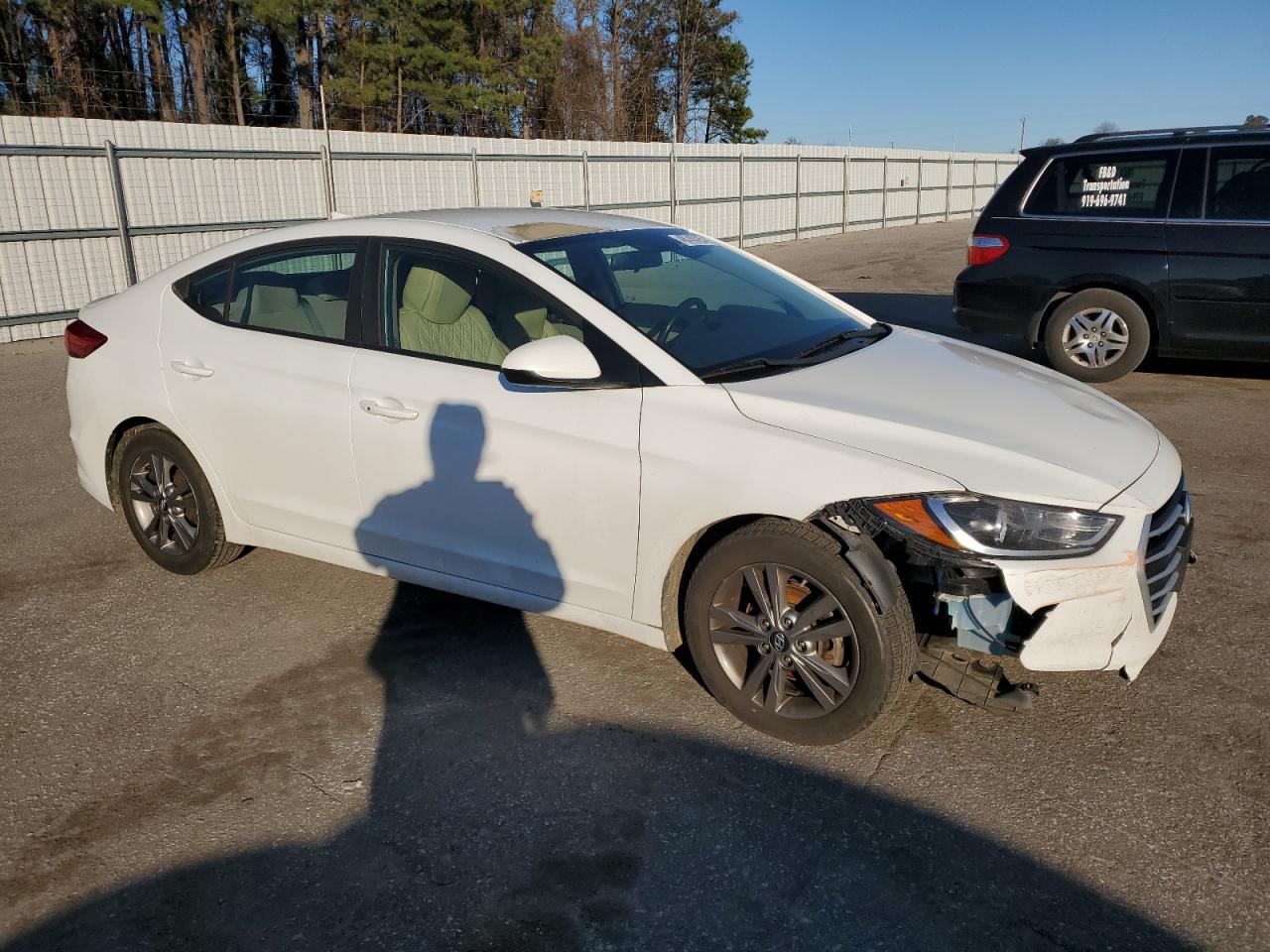 2017 Hyundai Elantra - Image 4