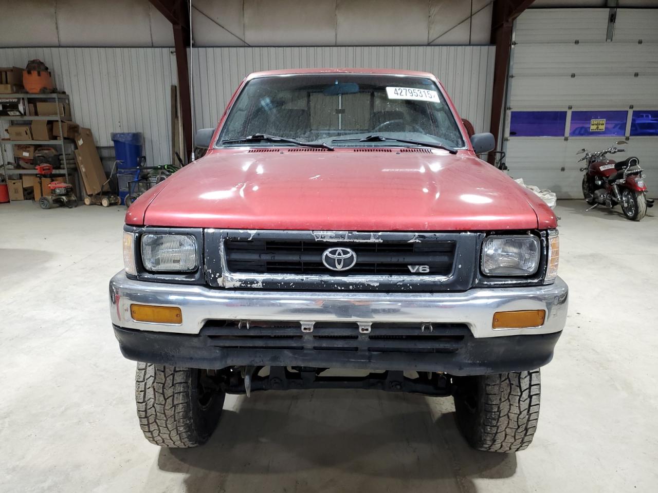 1994 Toyota Pickup - Image 5