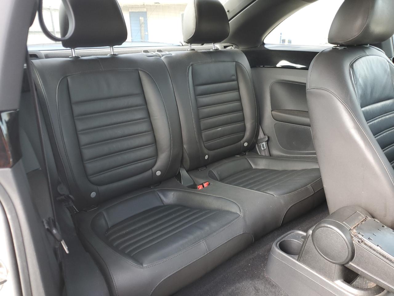 2013 Volkswagen Beetle - Image 10