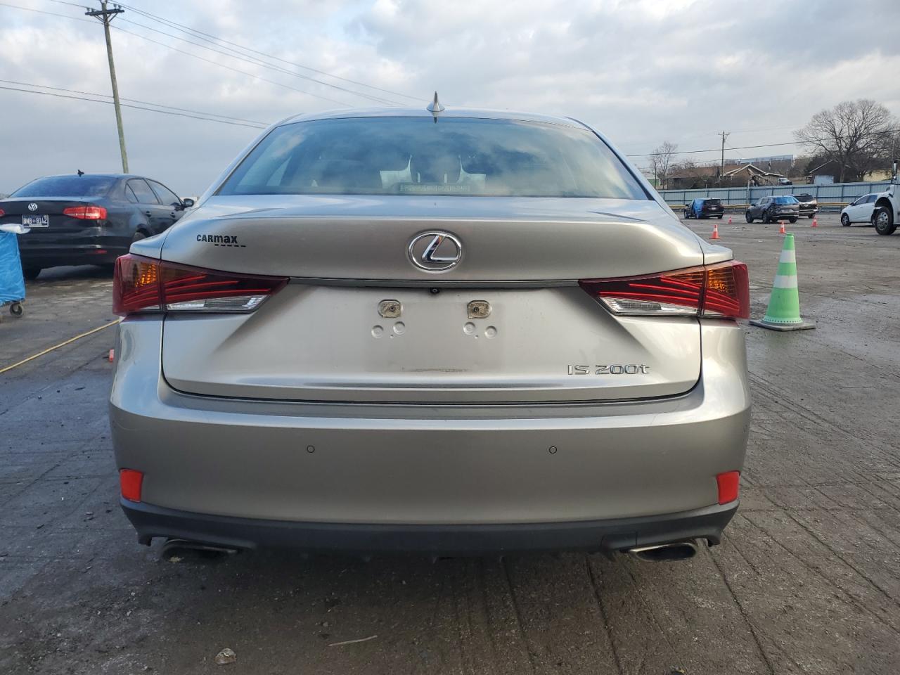 2017 Lexus IS - Image 6