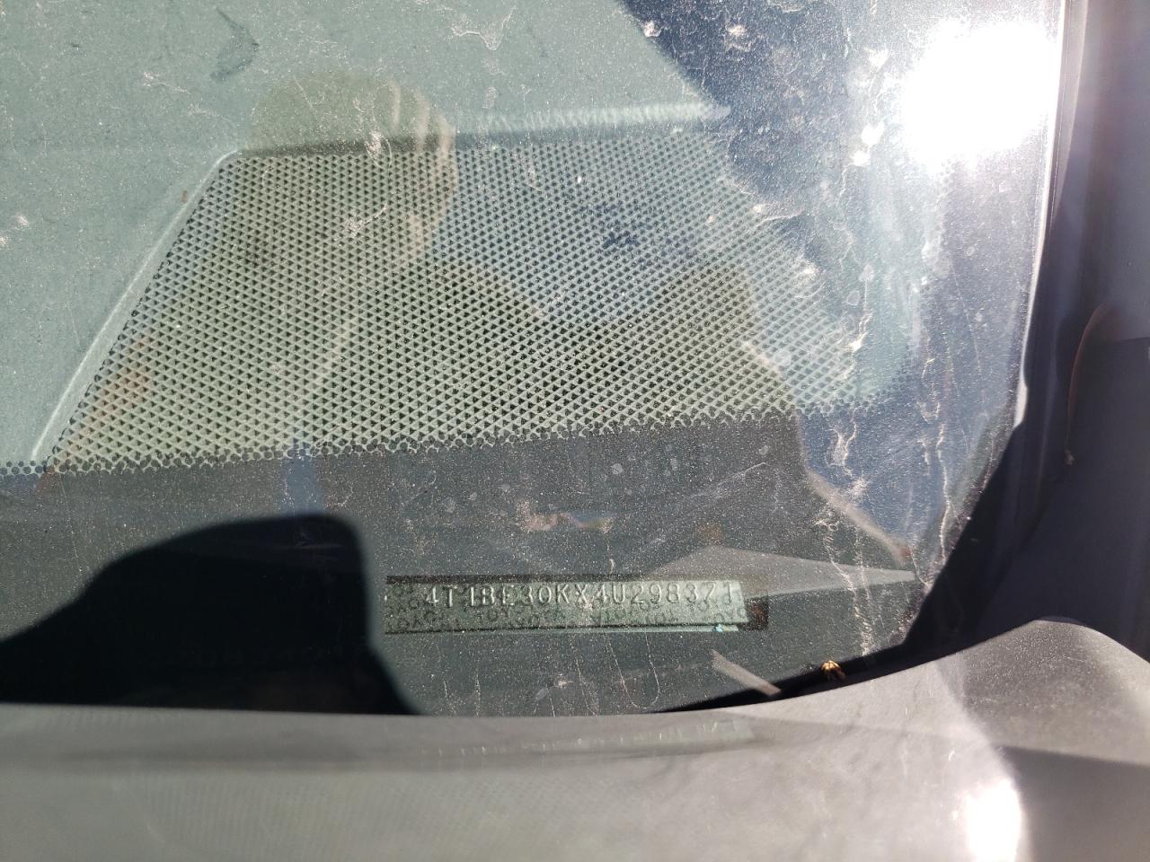 2004 Toyota Camry - Image 12