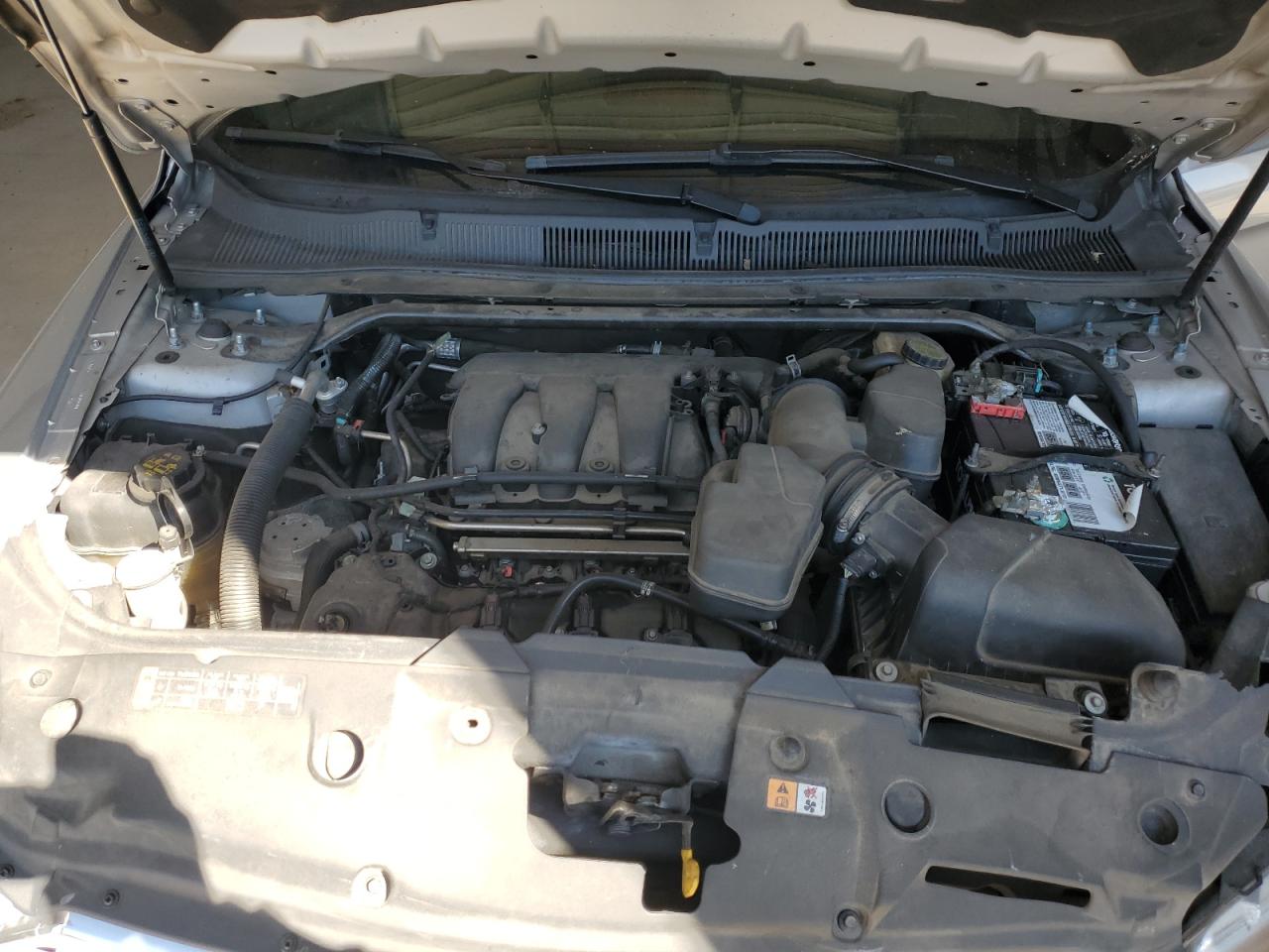 2014 Ford Taurus - Image 13