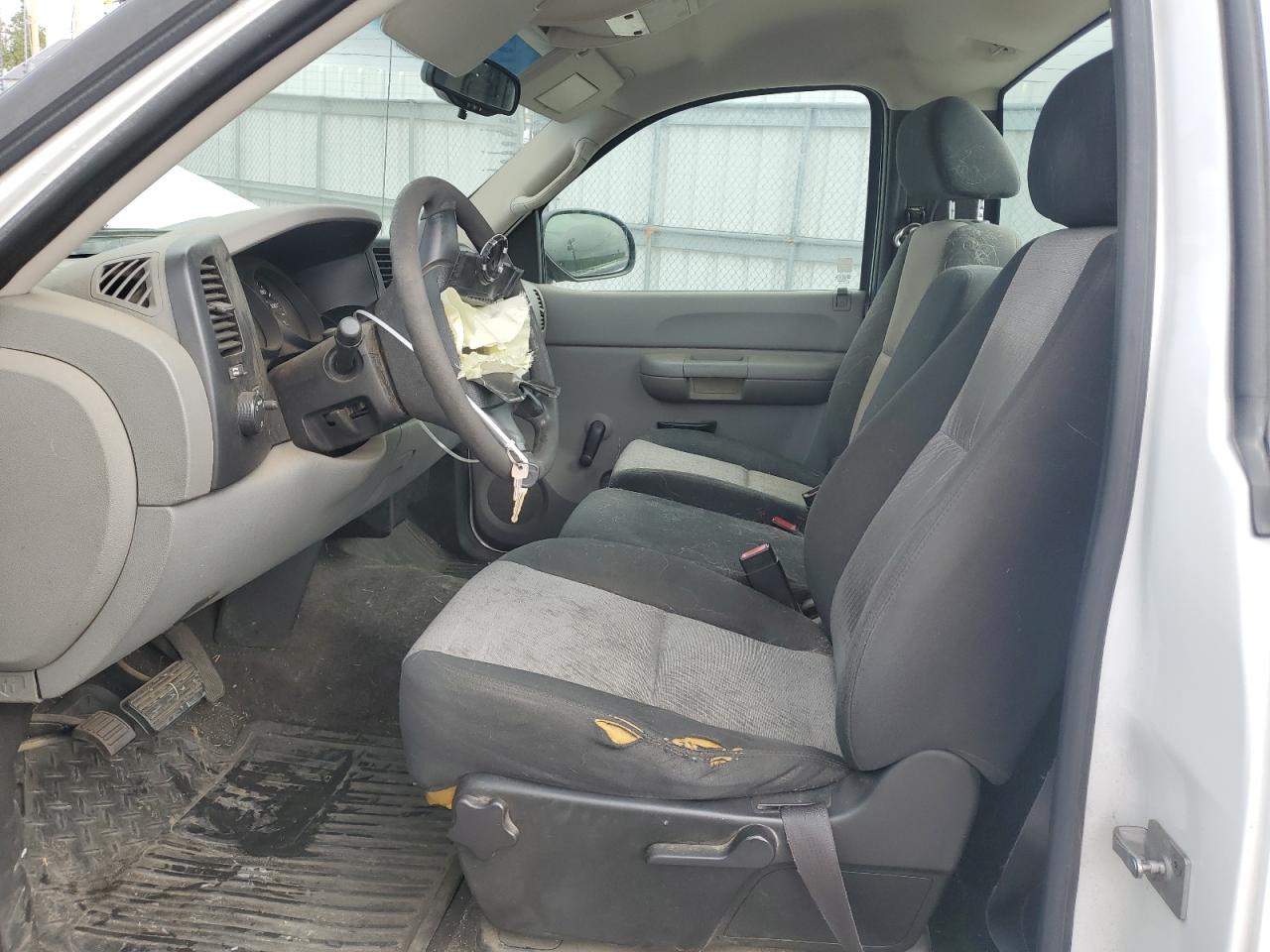 2007 Chevrolet Silverado - Image 7