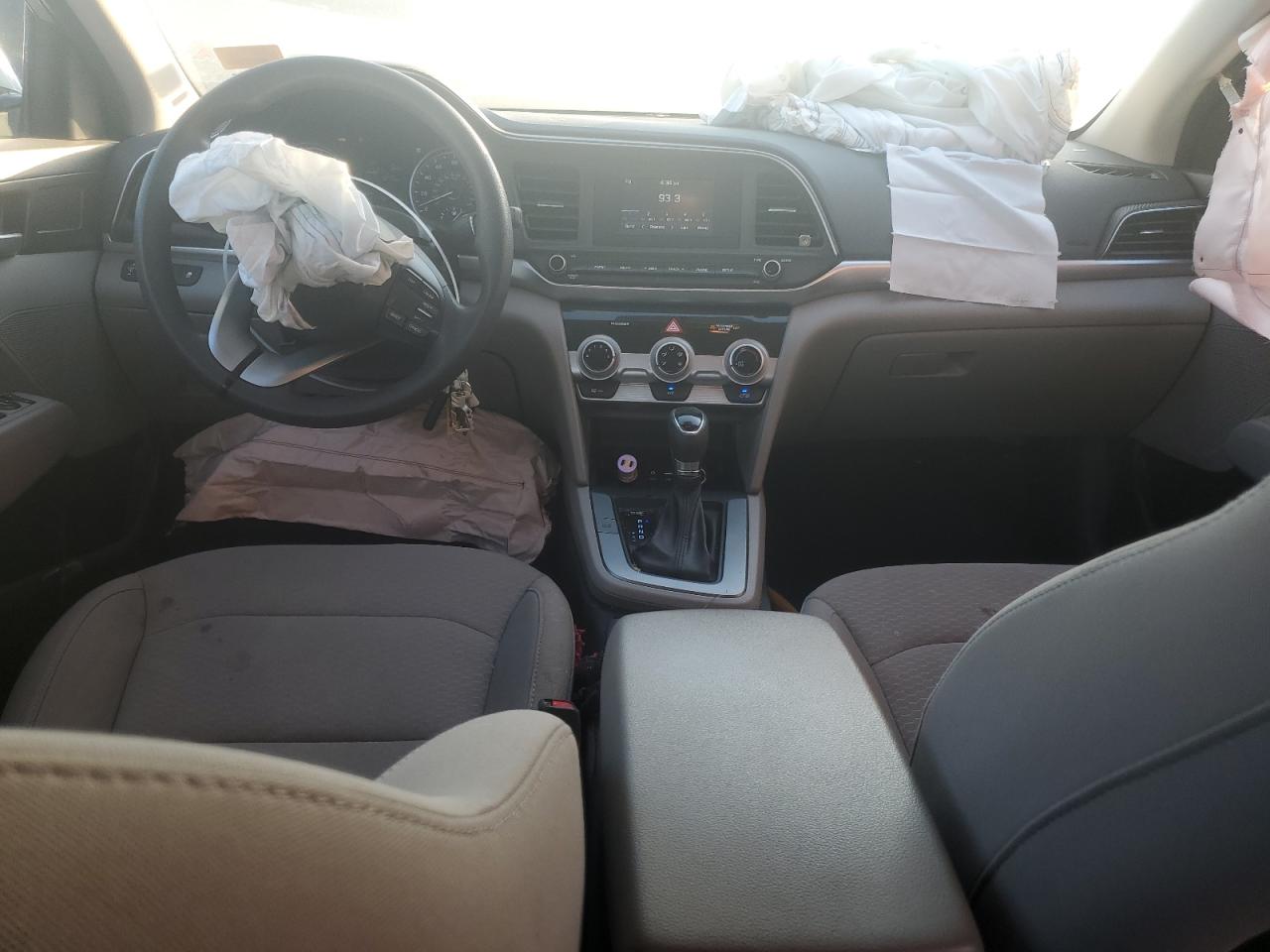 2019 Hyundai Elantra - Image 8