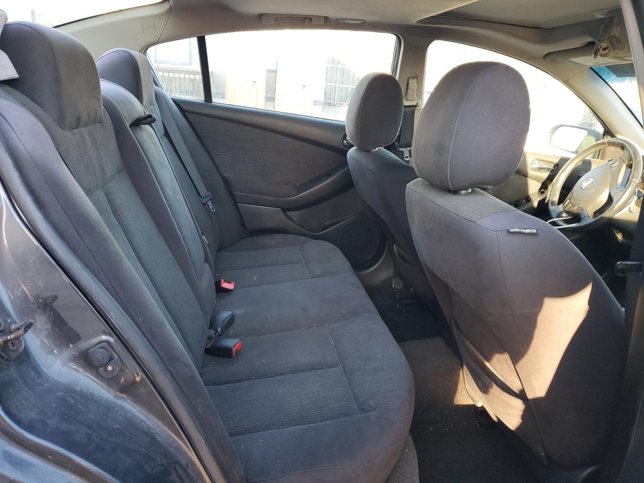 2010 Nissan Altima - Image 11