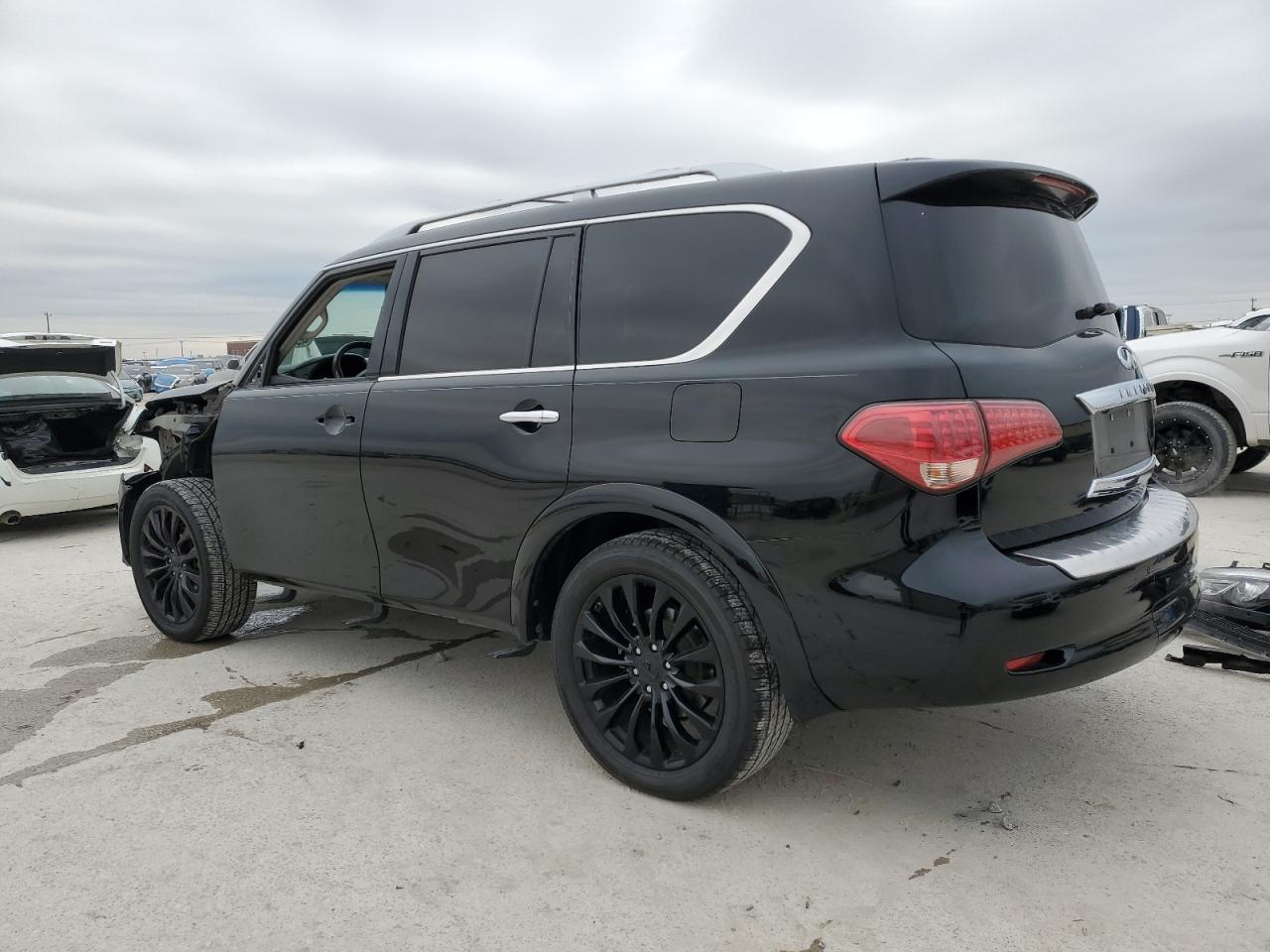 2016 Infiniti QX80 - Image 2