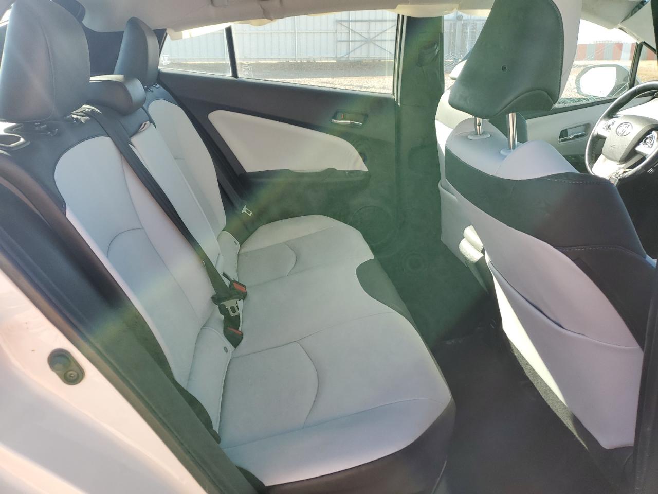 2018 Toyota Prius - Image 10