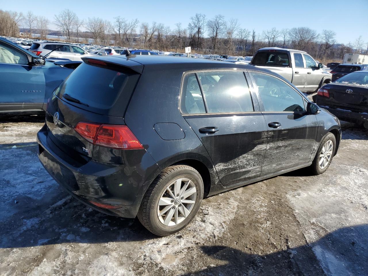 2016 Volkswagen Golf - Image 3