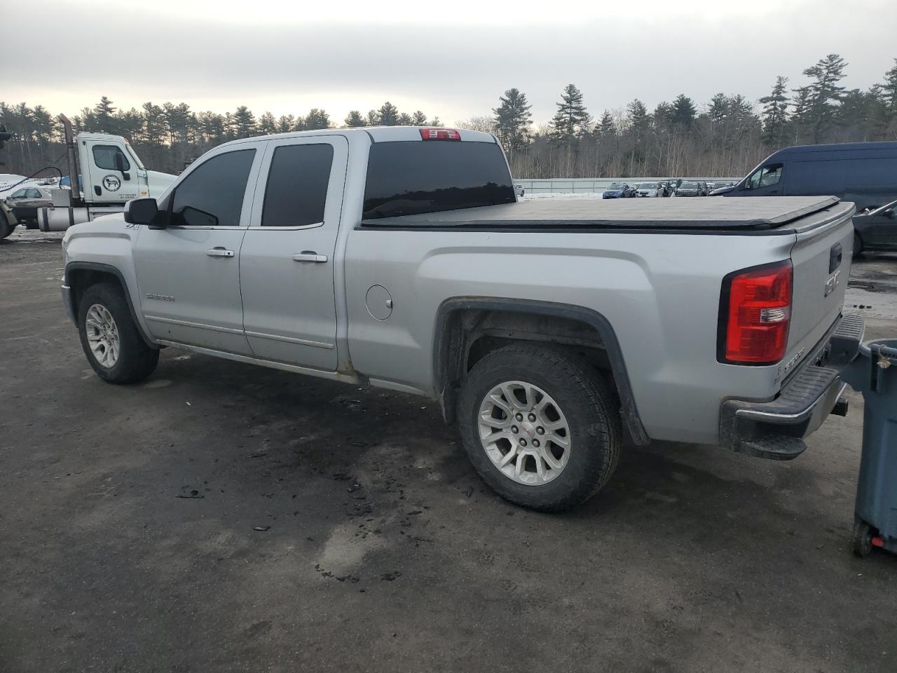 2016 GMC Sierra - Image 2