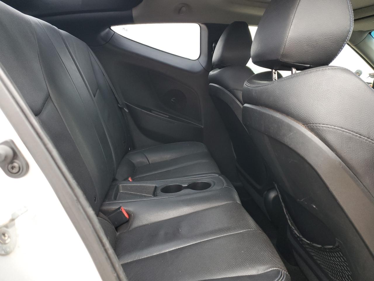 2013 Hyundai Veloster - Image 10