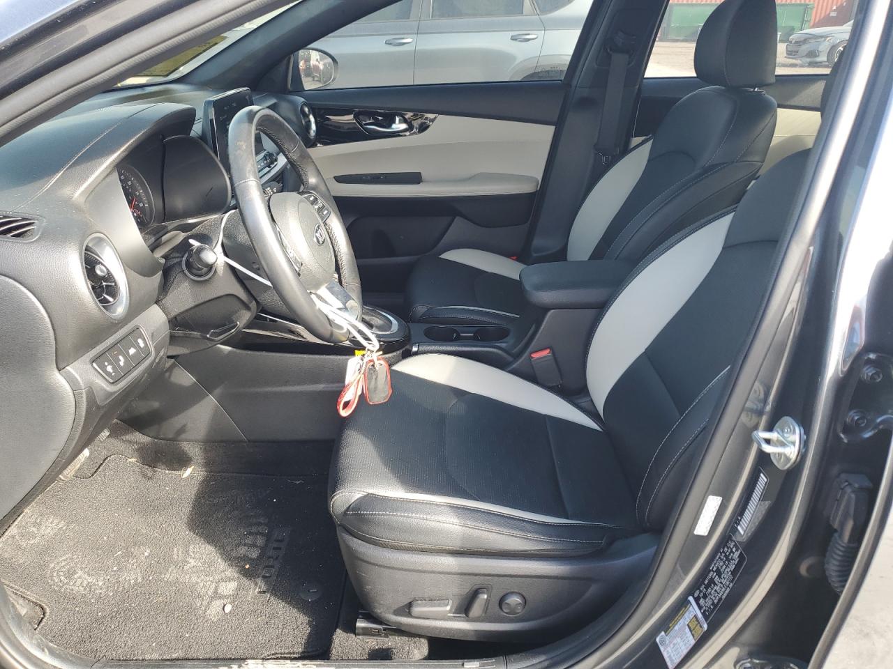 2020 Kia Forte - Image 7