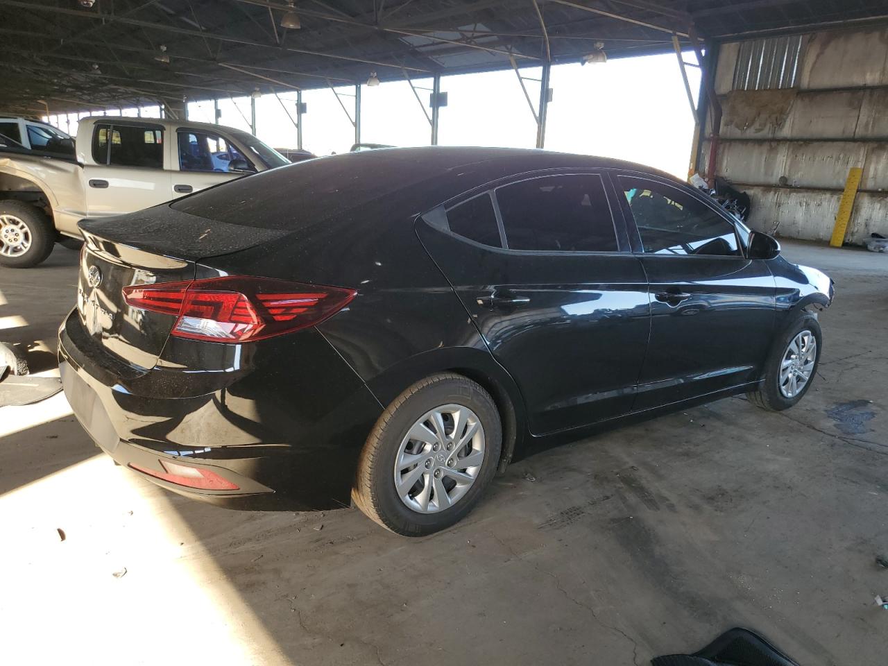 2020 Hyundai Elantra - Image 3
