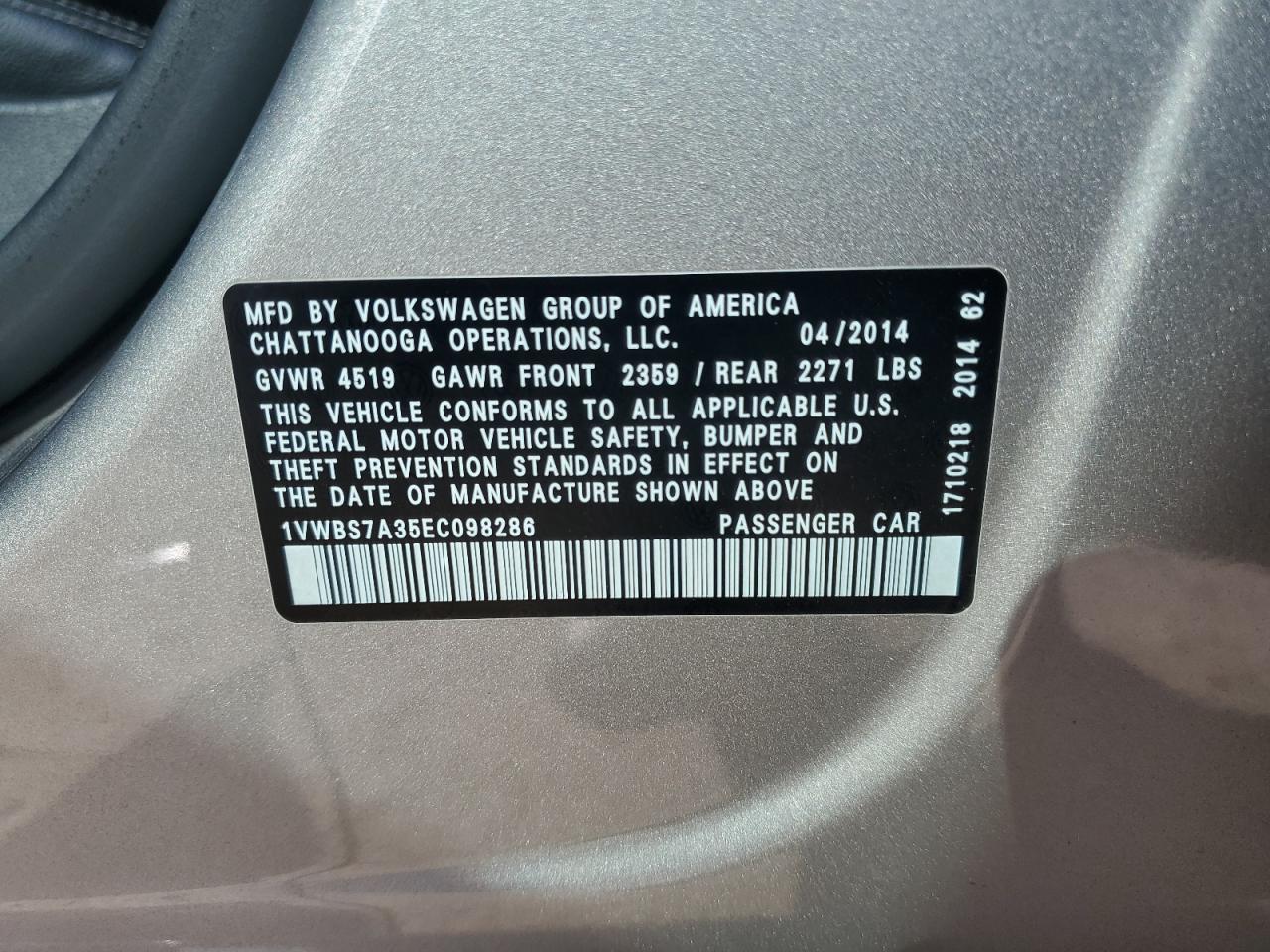 2014 Volkswagen Passat - Image 12