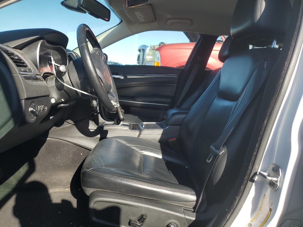 2015 Chrysler 300 - Image 7