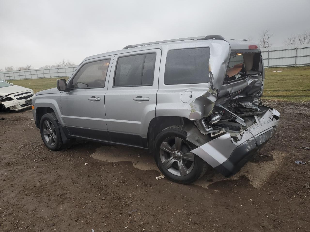 2017 Jeep Liberty (Patriot) - Image 2