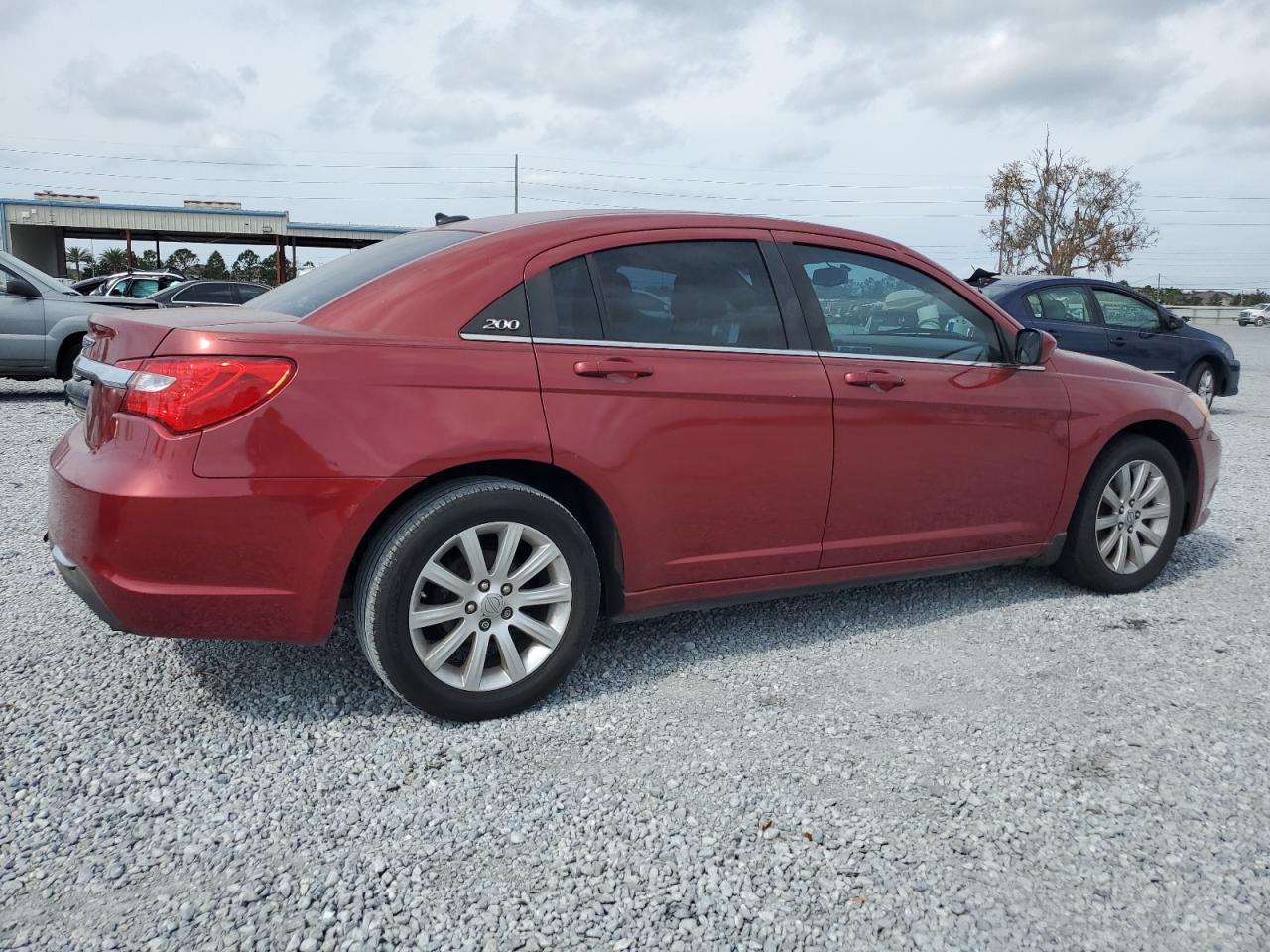2013 Chrysler 200 - Image 3