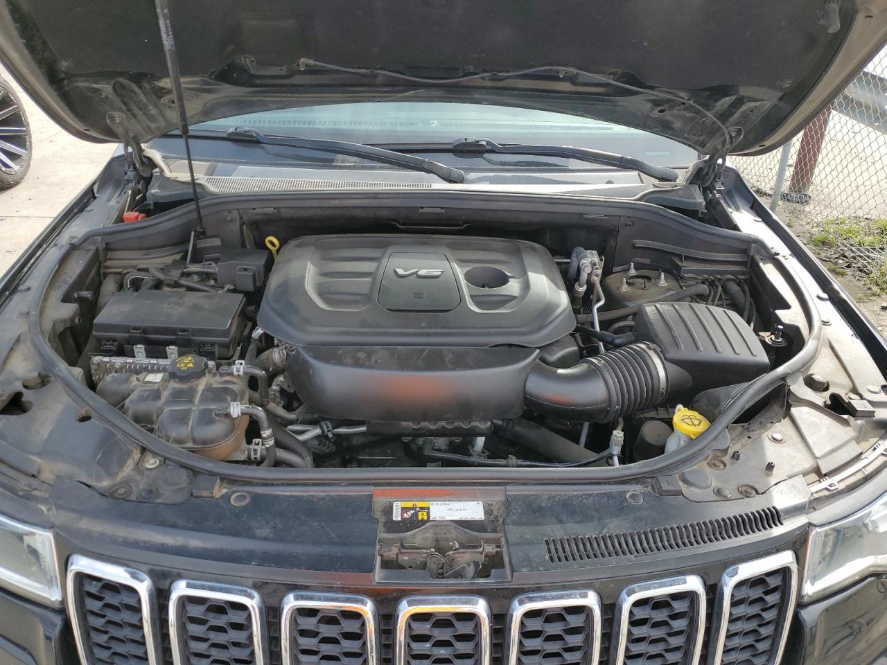 2019 Jeep Grand Cherokee - Image 12