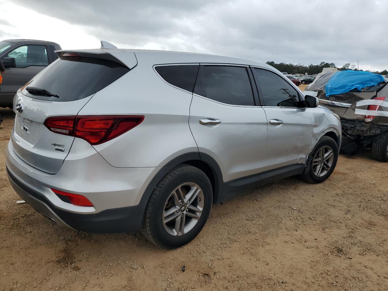 2017 Hyundai Santa Fe - Image 3