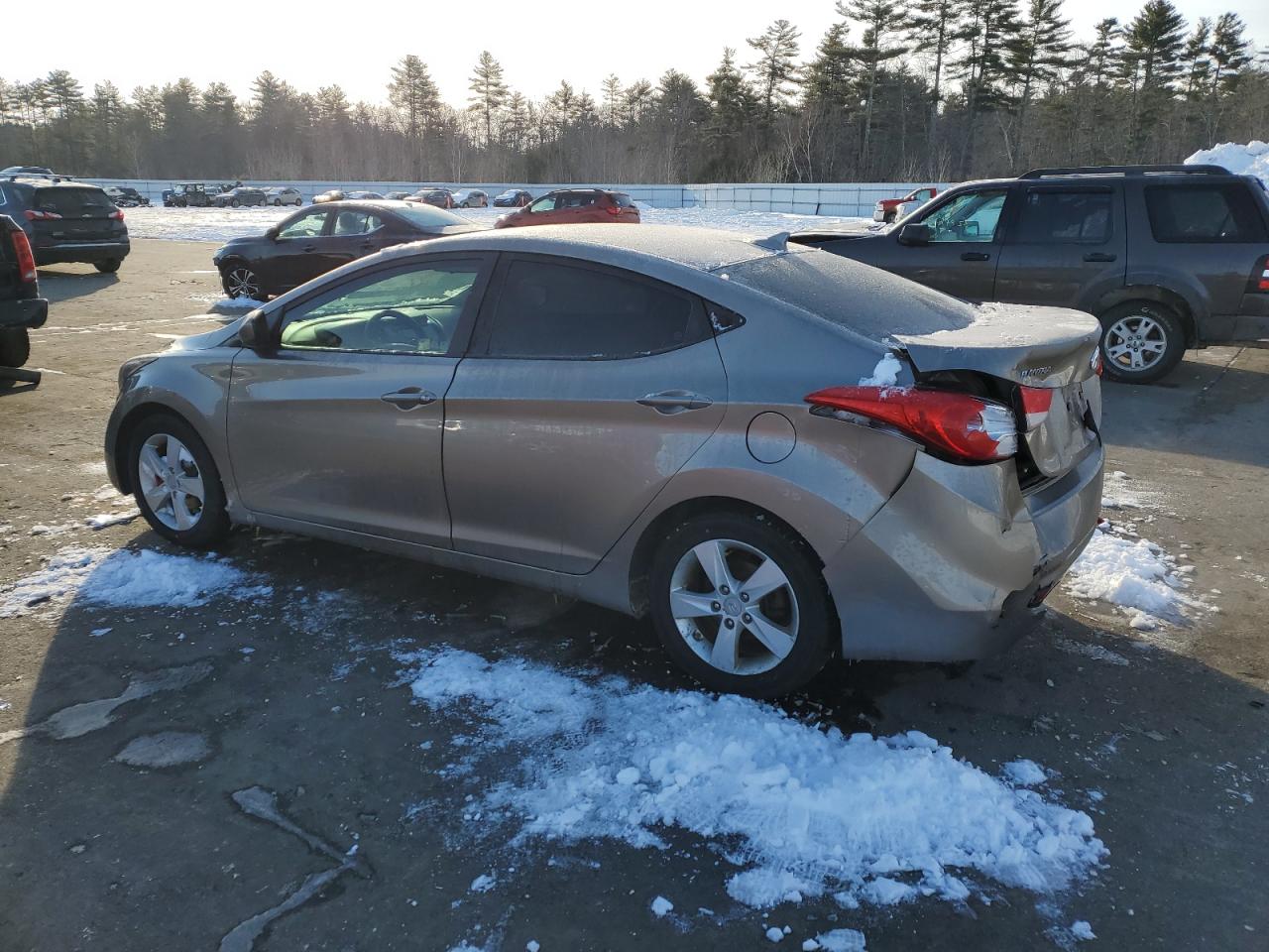 2013 Hyundai Elantra - Image 2