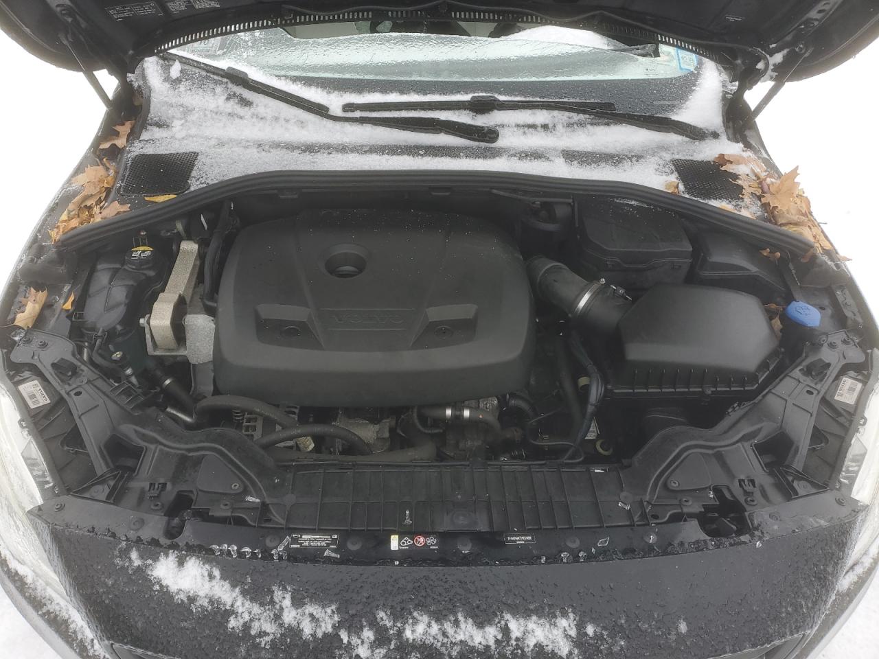 2017 Volvo V60 - Image 14