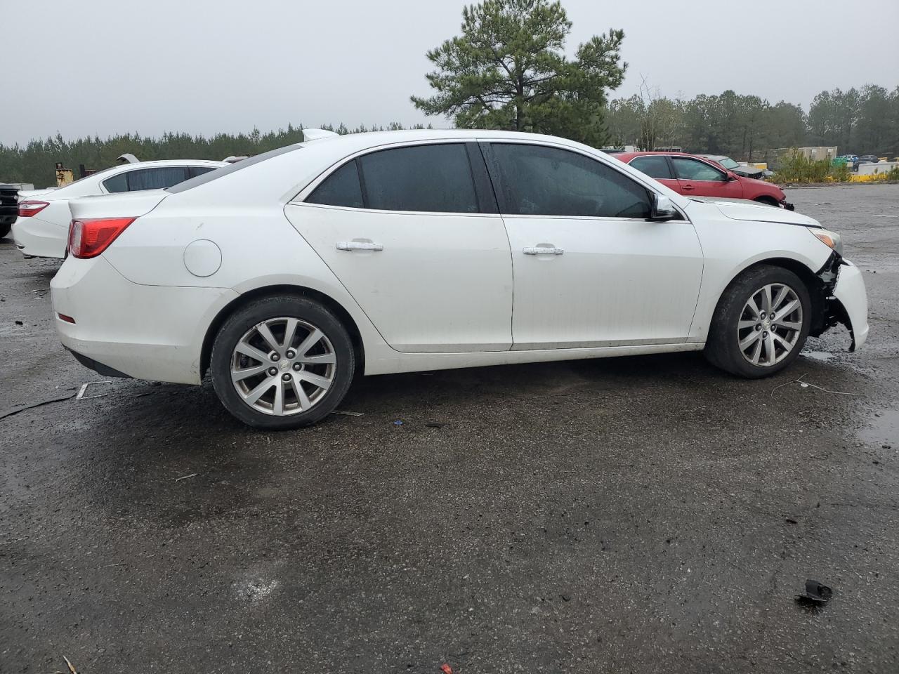 2015 Chevrolet Malibu - Image 3