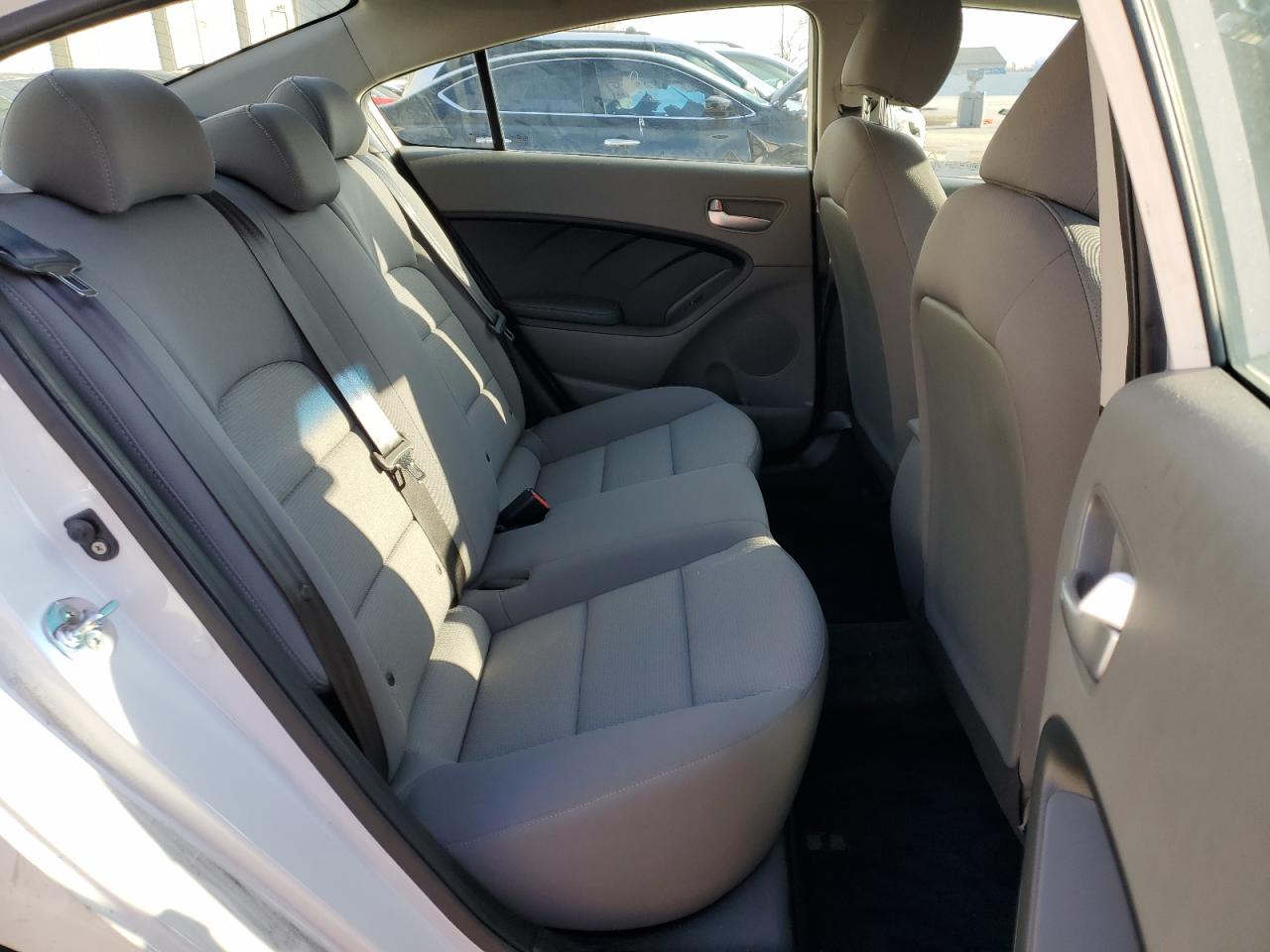 2017 Kia Forte - Image 10