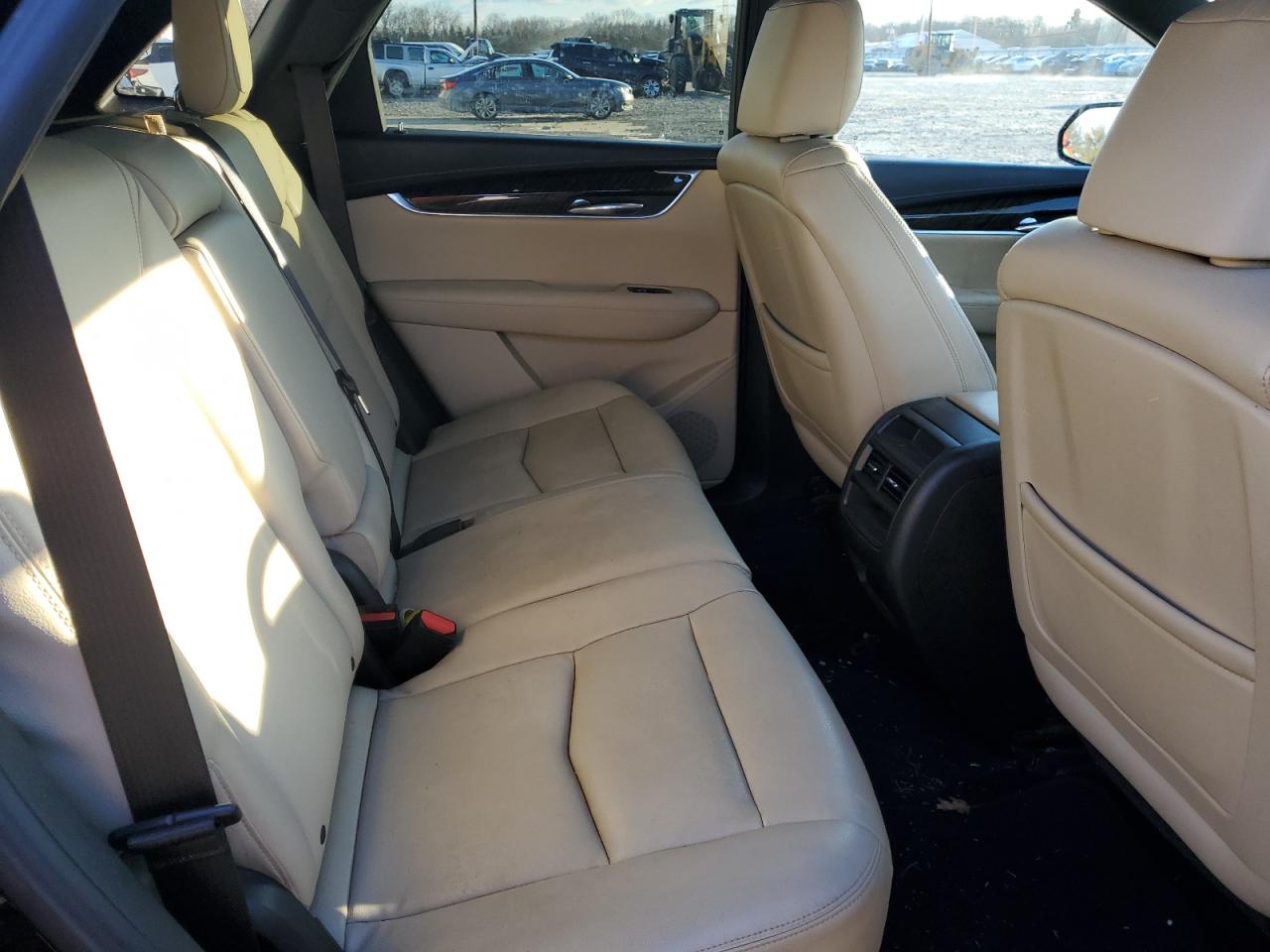 2017 Cadillac XT5 - Image 11