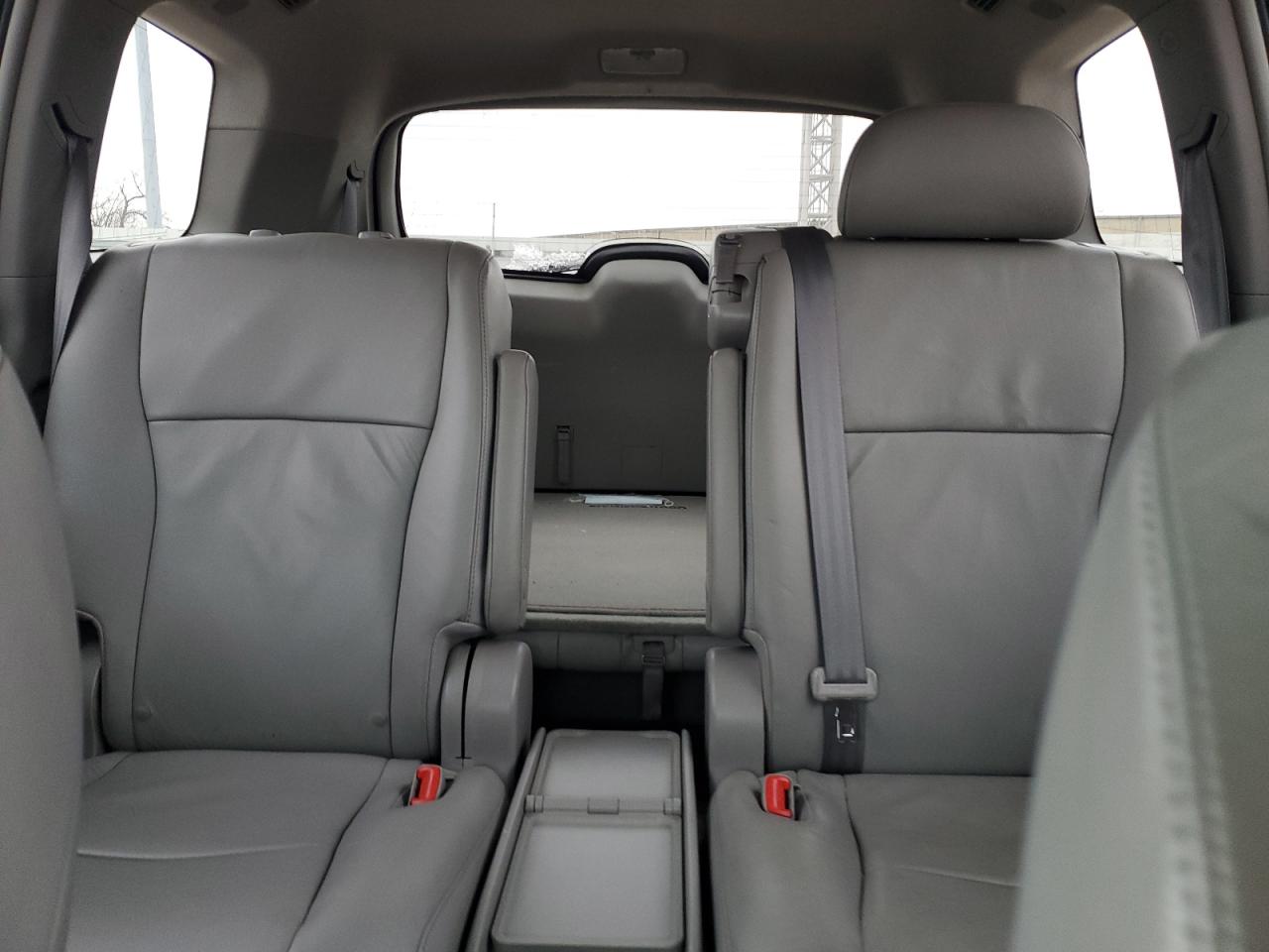2010 Toyota Highlander - Image 10