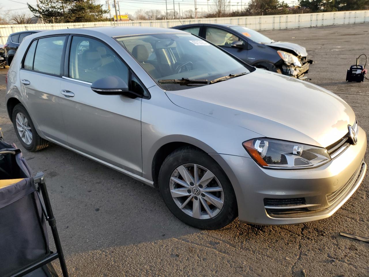 2017 Volkswagen Golf - Image 4