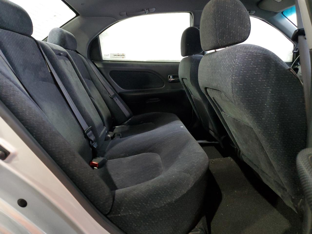 2004 Hyundai Sonata - Image 10