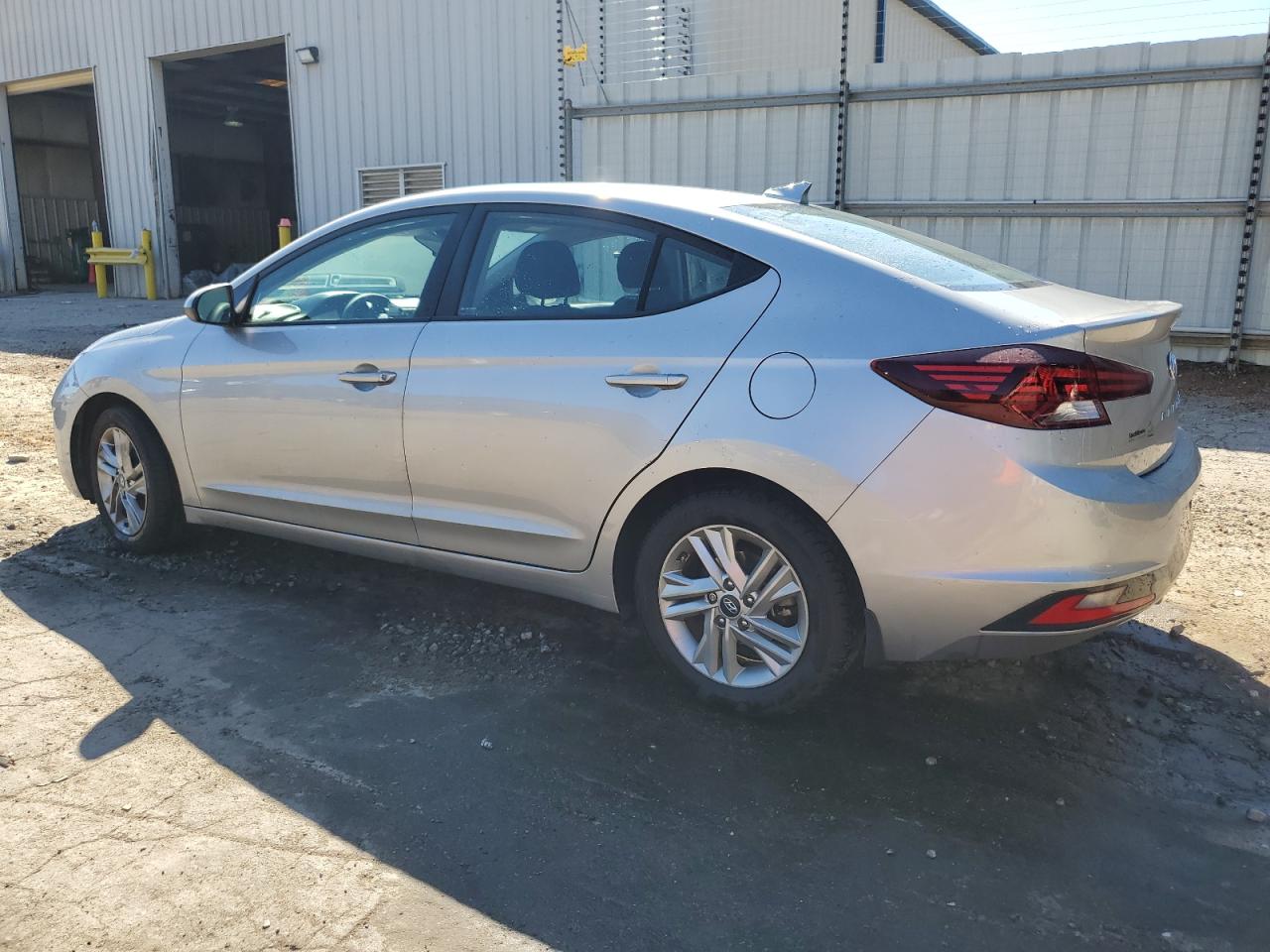 2020 Hyundai Elantra - Image 2