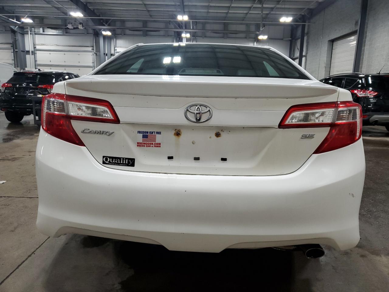 2014 Toyota Camry - Image 6