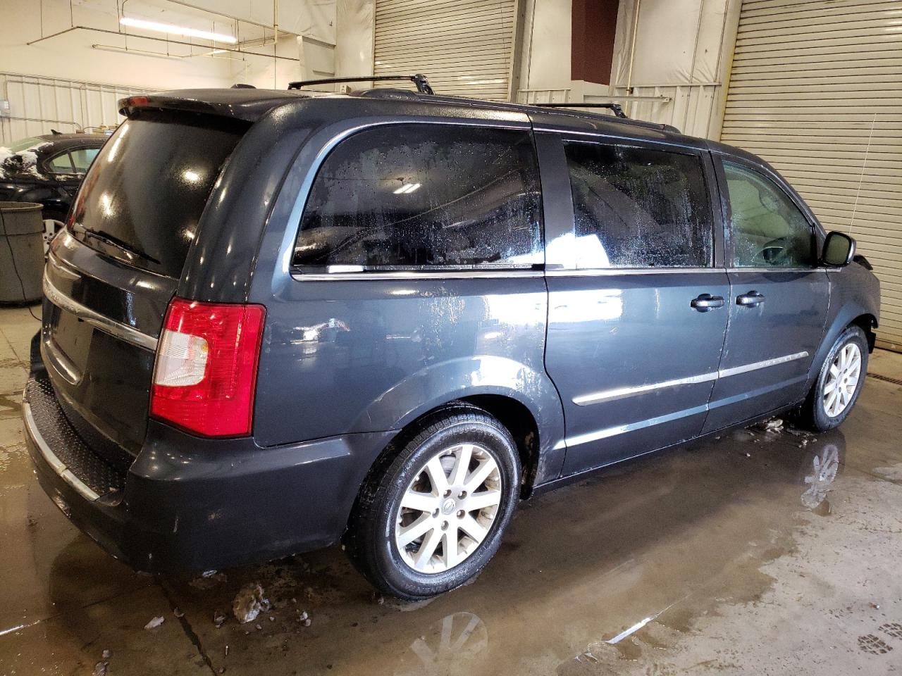 2014 Chrysler Town & Country - Image 3