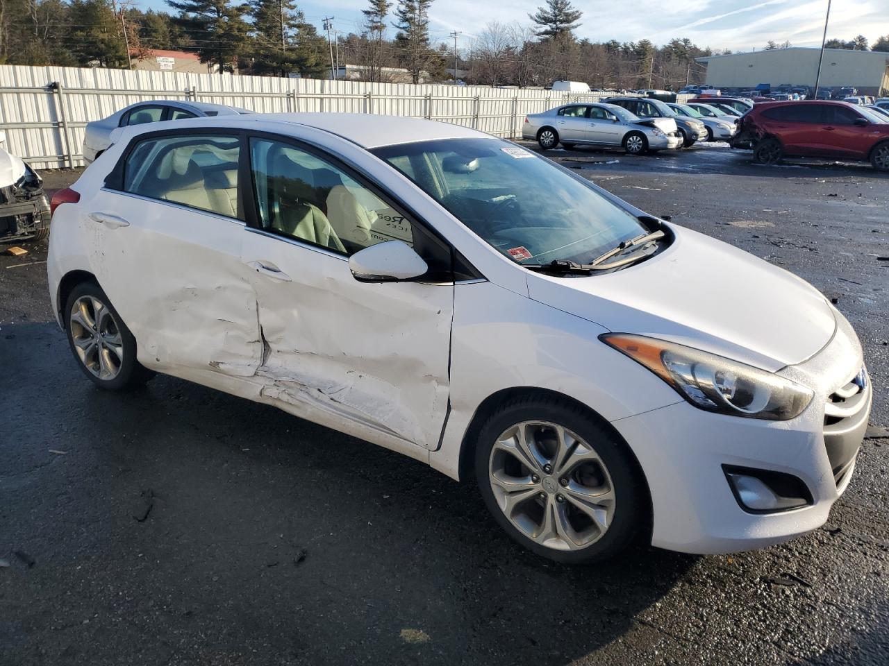 2014 Hyundai Elantra - Image 4