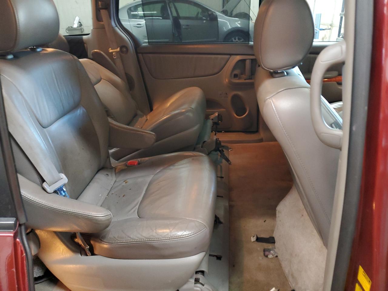 2008 Toyota Sienna - Image 12