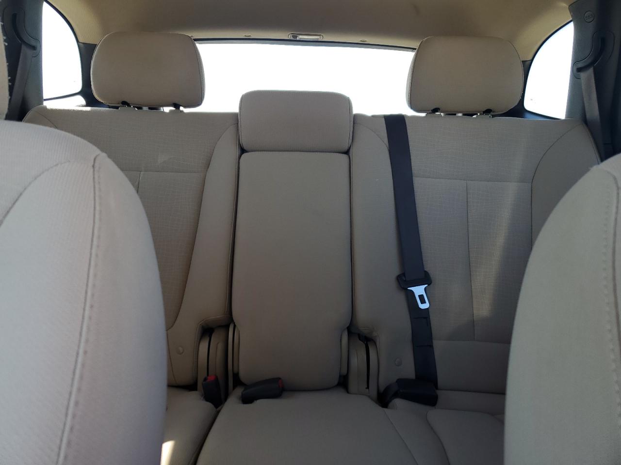 2012 Hyundai Santa Fe - Image 10