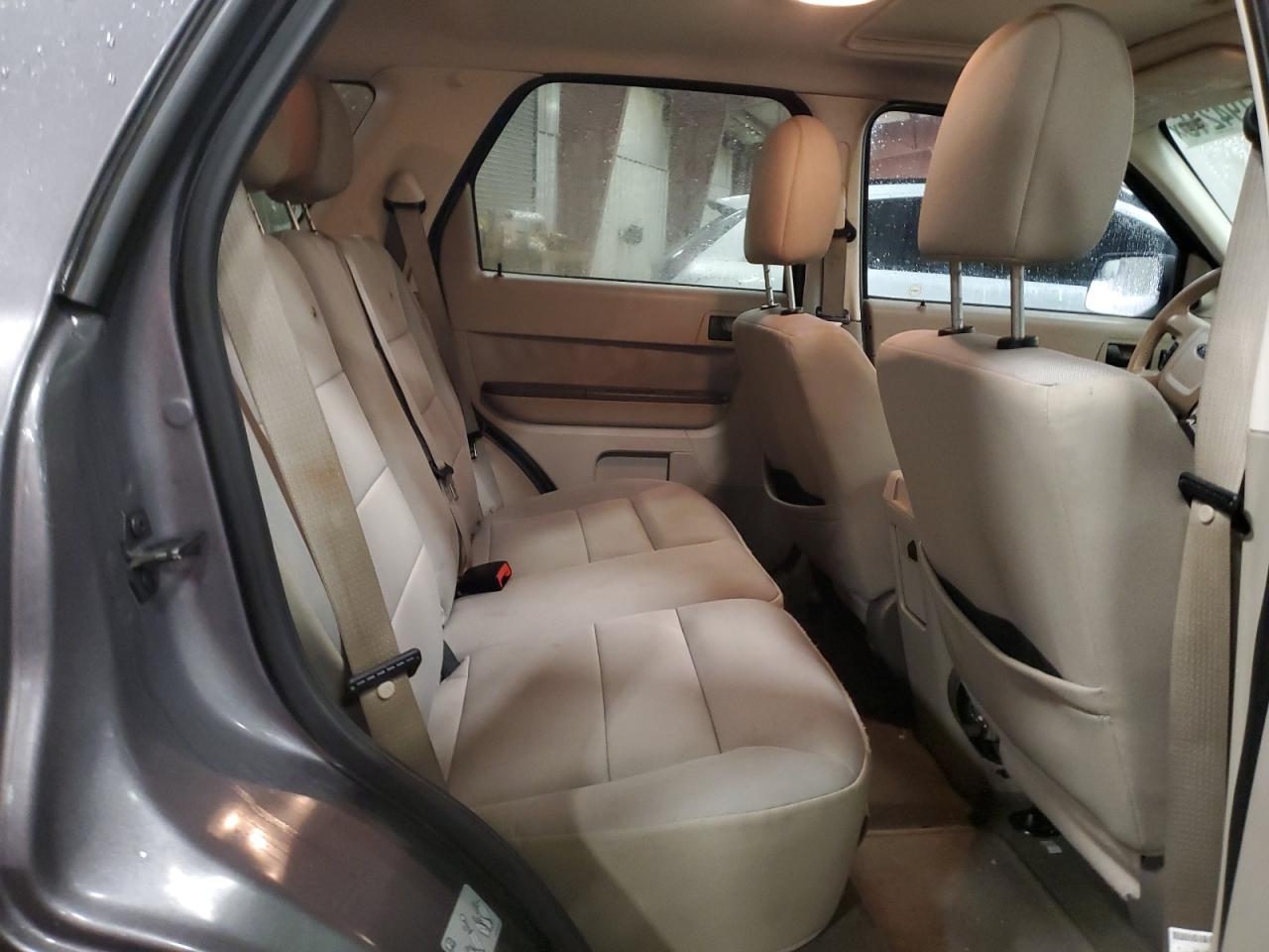 2011 Ford Escape - Image 11
