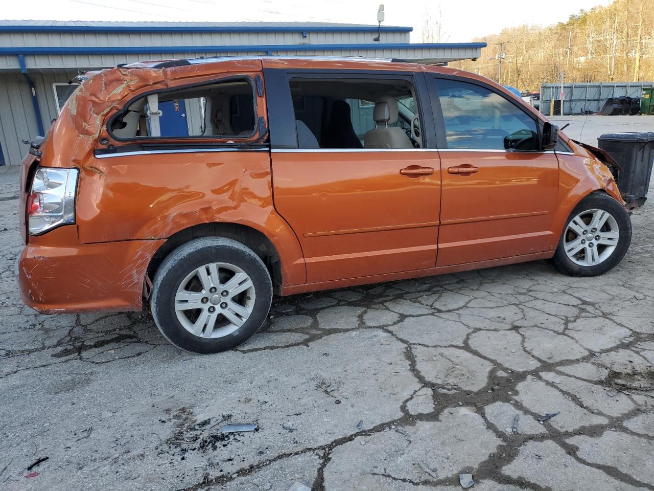 2011 Dodge Caravan - Image 3
